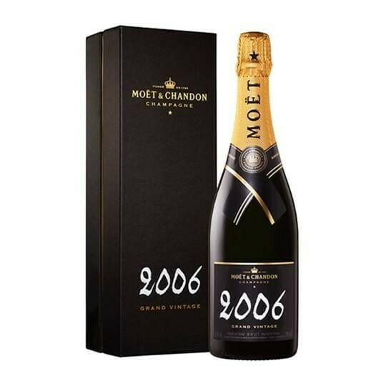 Moët & Chandon Champagne Vintage 2006 (Giftbox) 0,7 liter5 Ltr Billede af Moët & Chandon Champagne Vintage 2006 (Giftbox) 0,7 liter5 Ltr