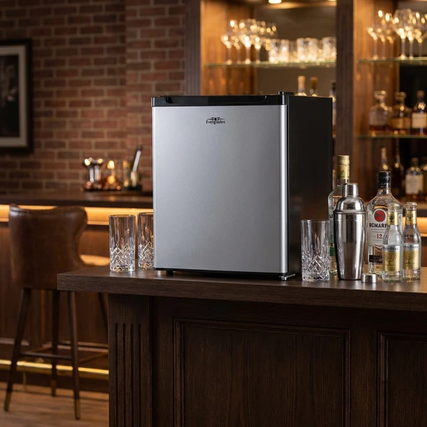 Everglades EVBA020 Bar Cooler 38L Sort/Sølv EVBA020 by CASO color Sort
