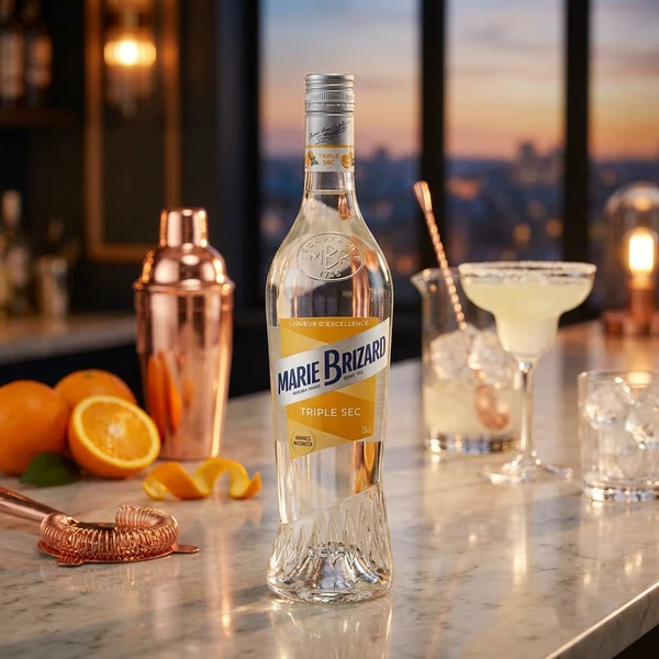 Marie Brizard Liqueur Triple Sec 70 cl 63422 by MARIEBRIZA color Sort