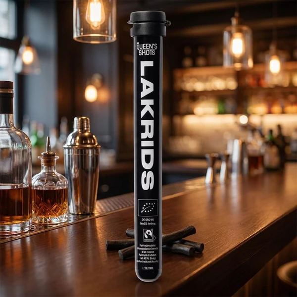 Queens Shotsrør Lakrids ØKO (50x2cl RØR) 376940 by QUEENS color Sort