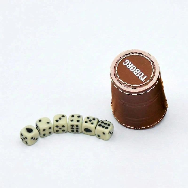Raflebæger m/6 terninger "Tuborg" 801911 by TUBORG color Sort
