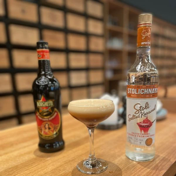 SALTED CARAMEL ESPRESSO MARTINI - DrinksPakke Barlifepakke63 by Barlife color Sort