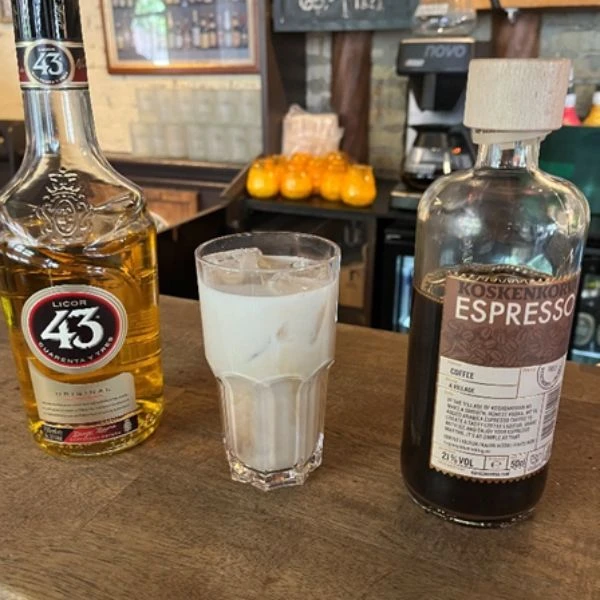 Koskenkorva White Russian Vanilie - Drinkspakke Koskenkorva5 by Barlife color Sort