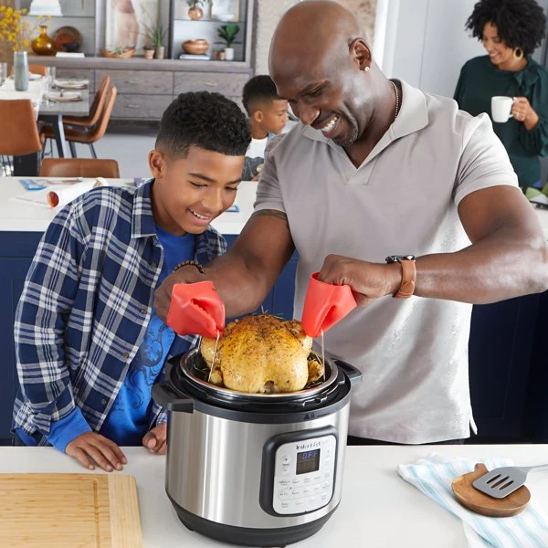 Instant Pot Pro Crisp 8 Multi Trykkoger og Airfryer 81-140-0027-01-EU by Instant po color Sort