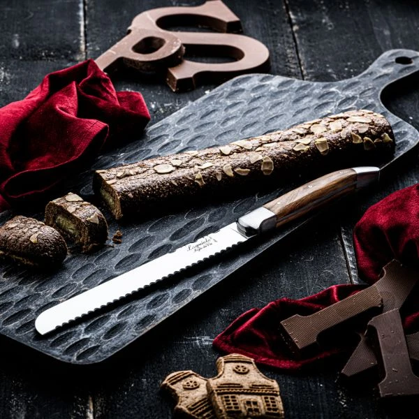 Brødkniv Smedet Oliven SdV 20cm 531121 by STYLE DE VIE color Sort
