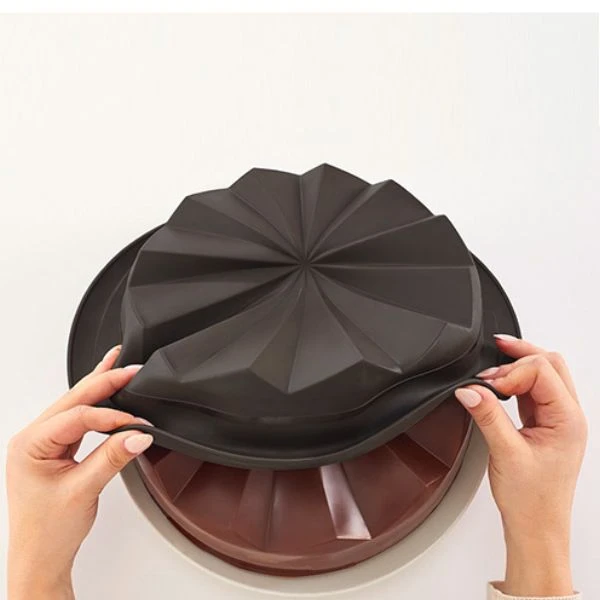 Lurch Flexiform Fancy Cake LU85032 by LURch color Sort