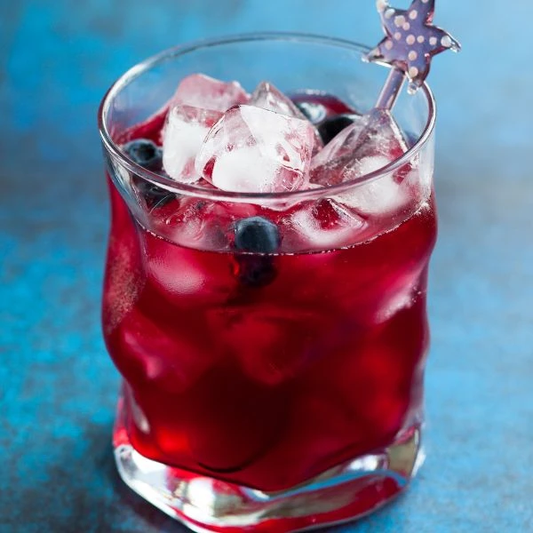 Opskrift på Black Widow cocktail