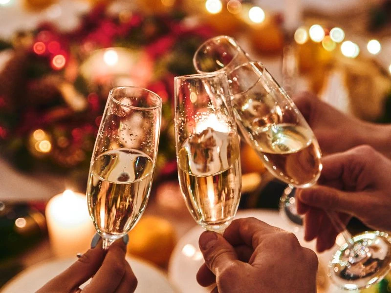 Hvordan ser et rigtigt champagneglas ud?