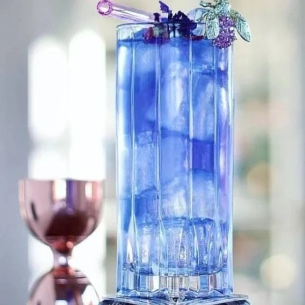 Drinksopskrift på Isbjørn / Blue Lagoon 
