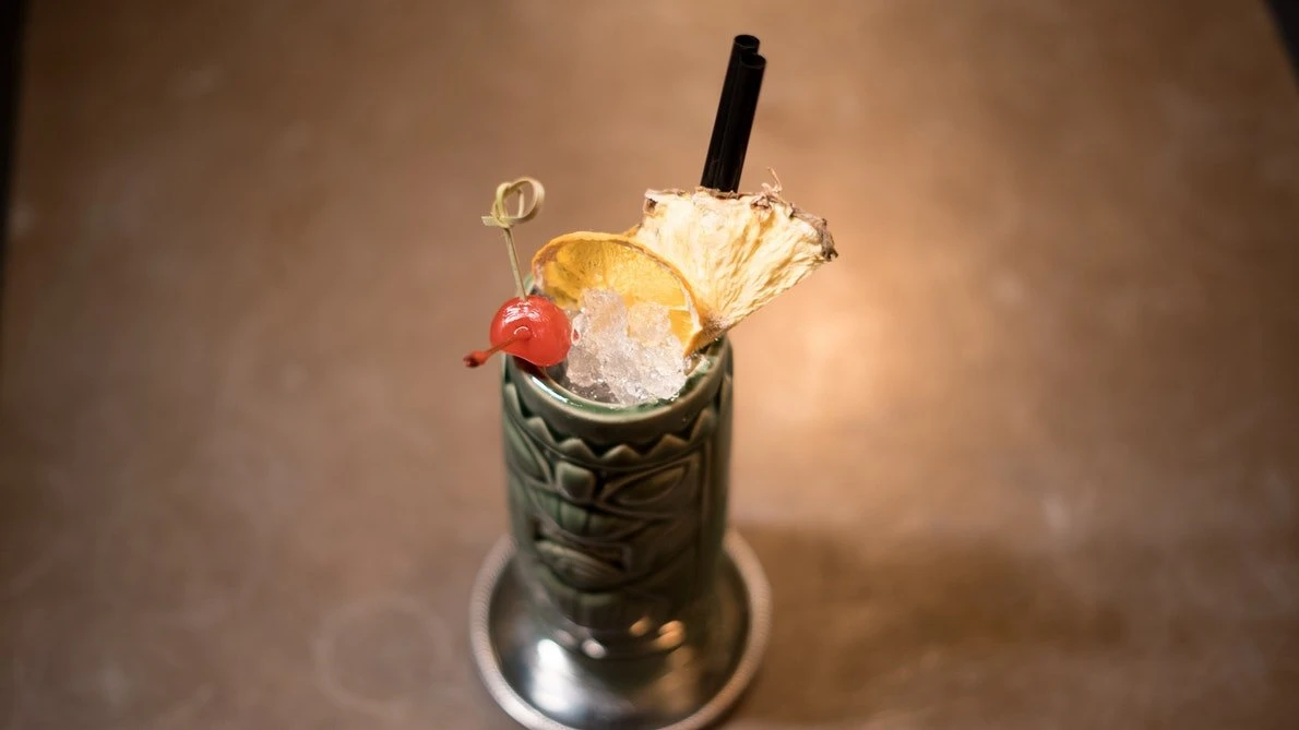 Tiki Glas
